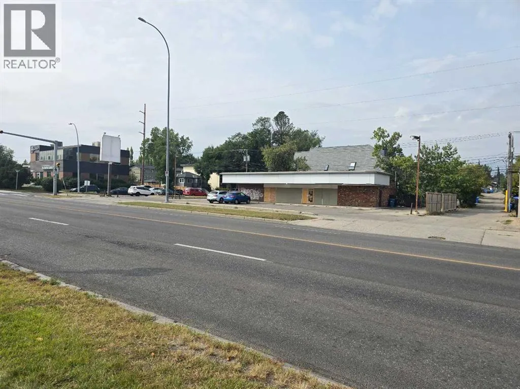 Retail for rent: 2903 Centre Street Nw, Calgary, Alberta T2E 2V9