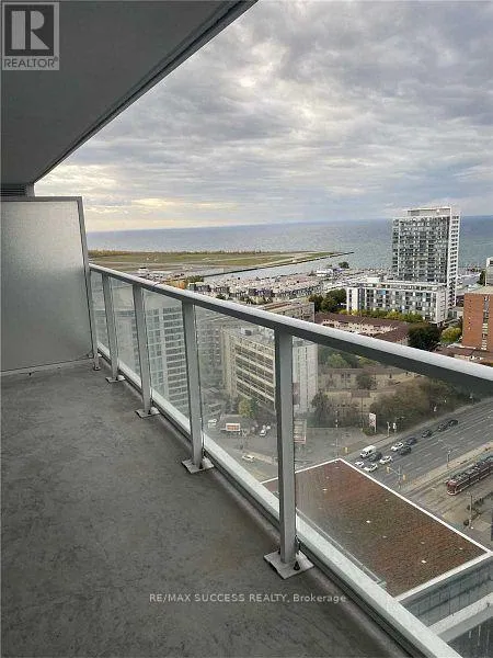 Apartment for rent: 2905 - 17 Bathurst Street, Toronto, Ontario M6A 2E1