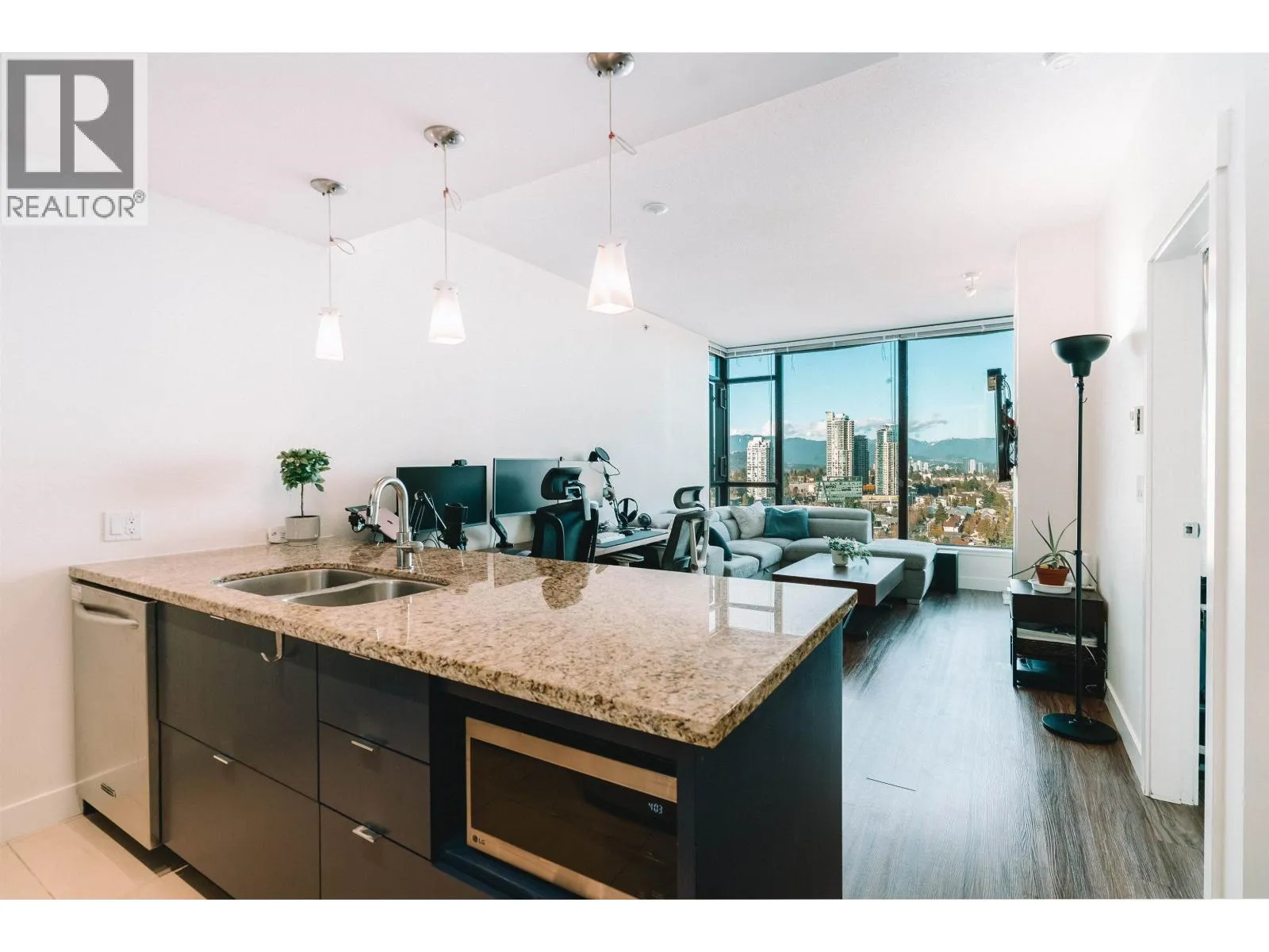 Apartment for rent: 2905 7088 18th Avenue, Burnaby, British Columbia V3N 0A2