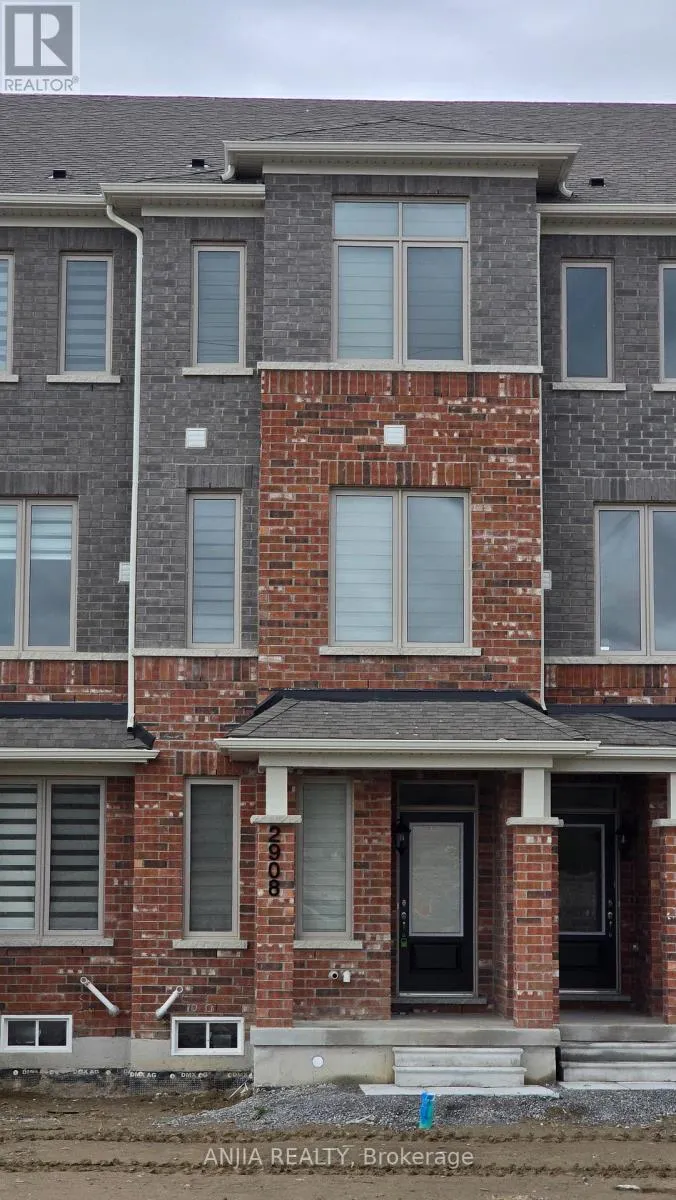 Row / Townhouse for rent: 2908 Whites Road, Pickering, Ontario L1X 2R5