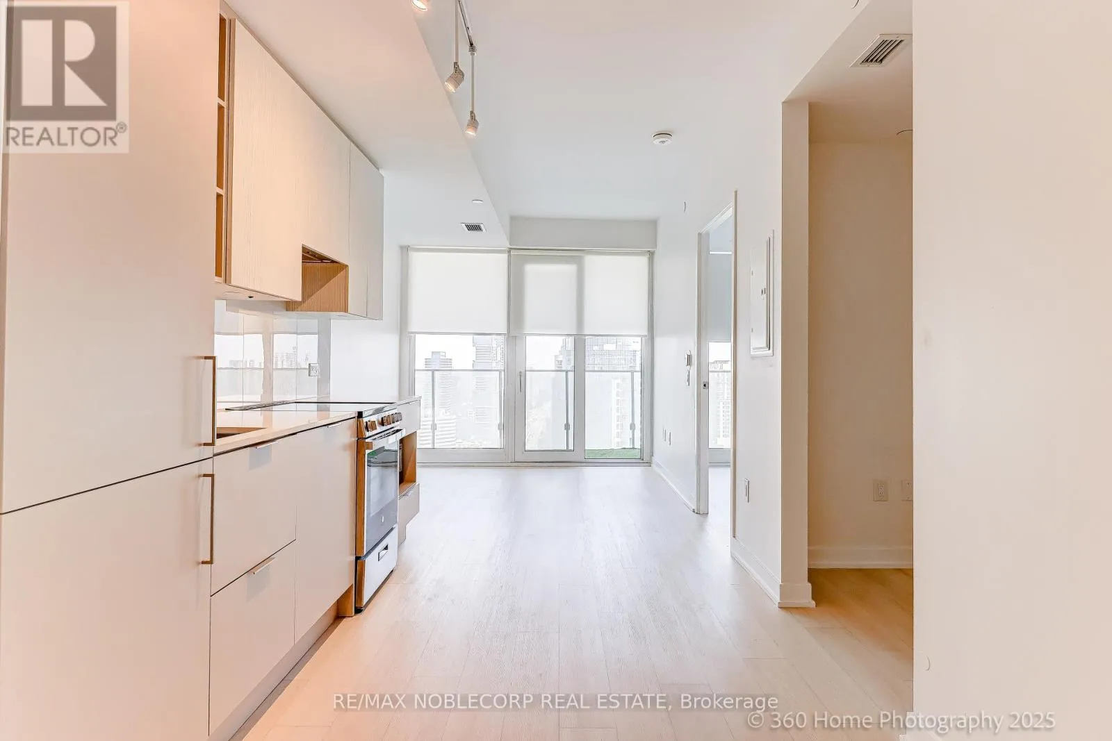 Apartment for rent: 2912 - 3900 Confederation Parkway, Mississauga, Ontario L5B 0M3