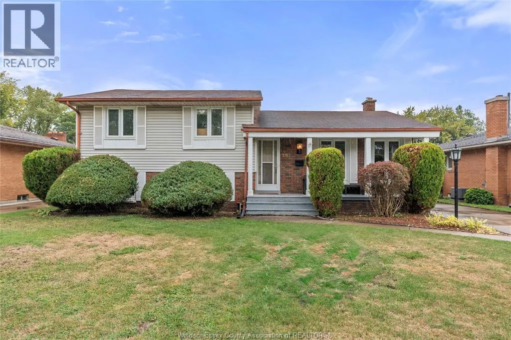 2915 St. Patrick's, Windsor, Ontario N9E 3G8
