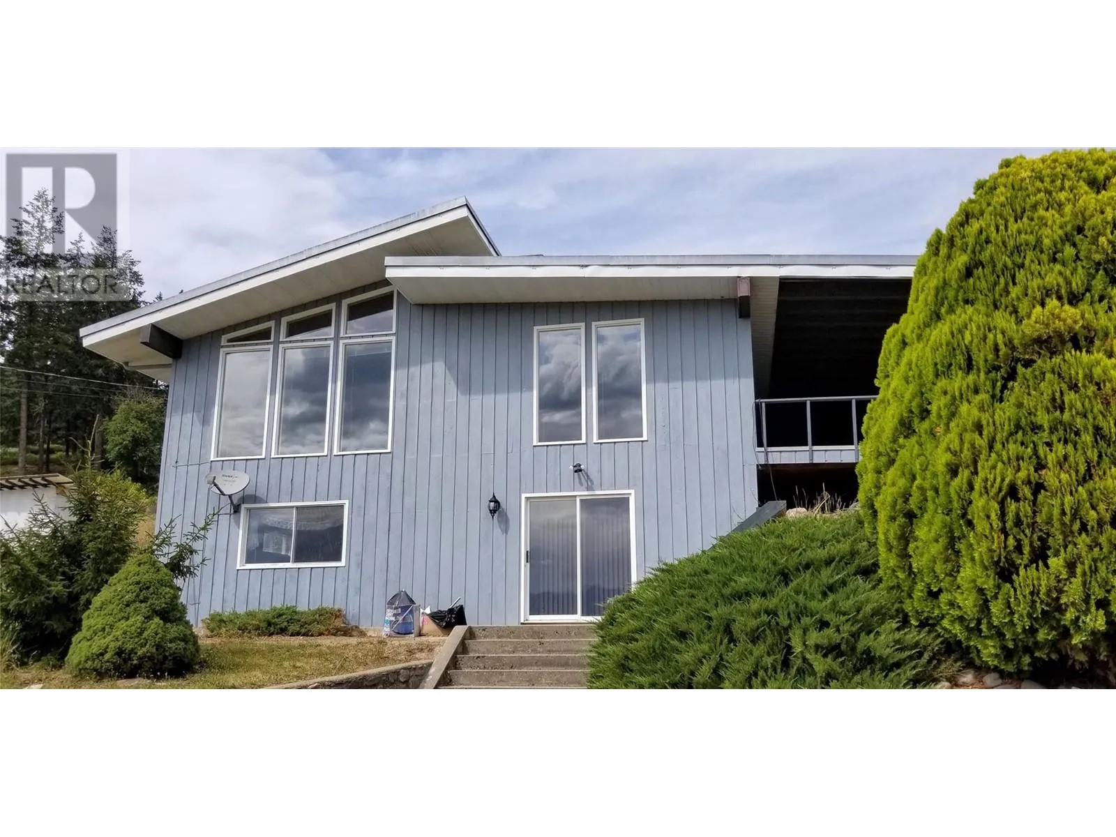 House for rent: 2918 Highway 3, Erickson, British Columbia V0B 1G1