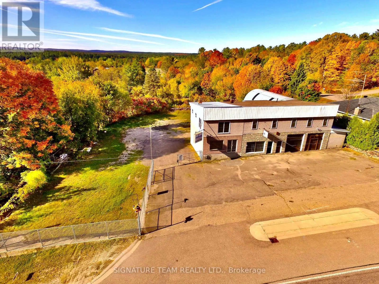 Residential Commercial Mix for rent: 292 Bonnechere Street W, Bonnechere Valley, Ontario K0J 1T0