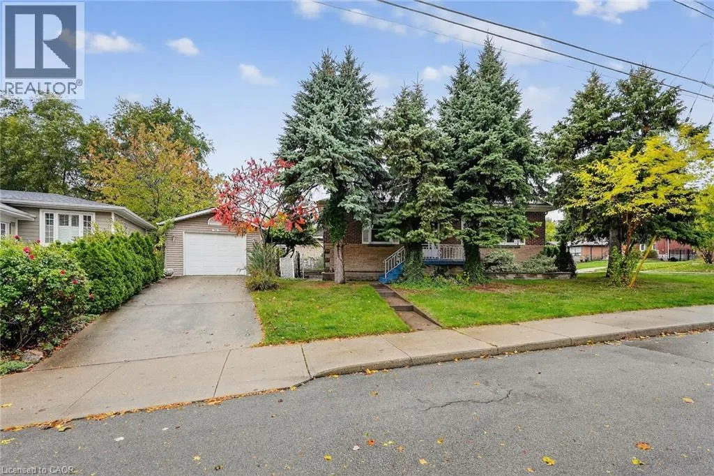 House for rent: 292 Glenholme Avenue, Hamilton, Ontario L8K 3M3