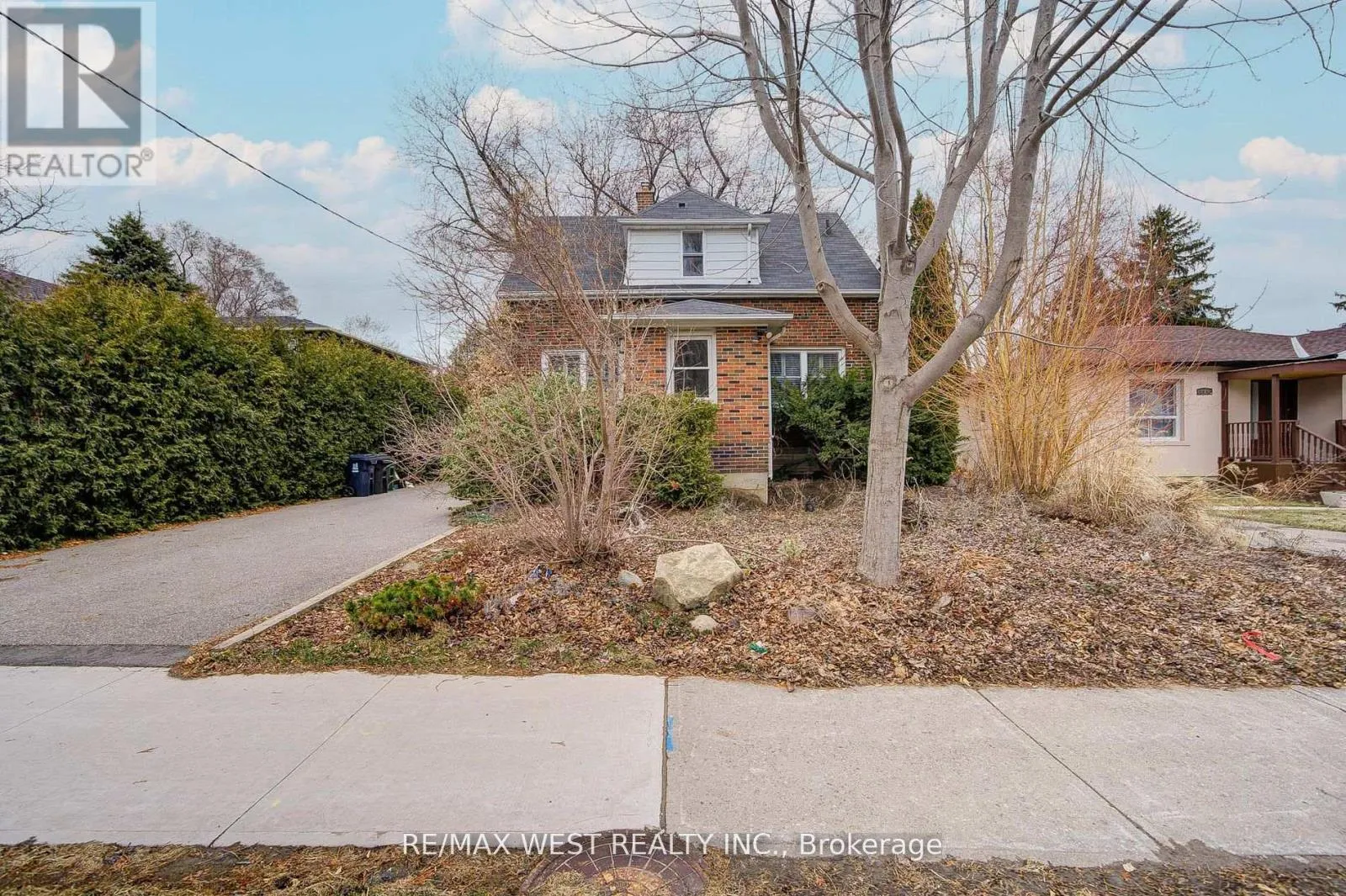 House for rent: 292 Horsham Avenue, Toronto, Ontario M2R 1G4