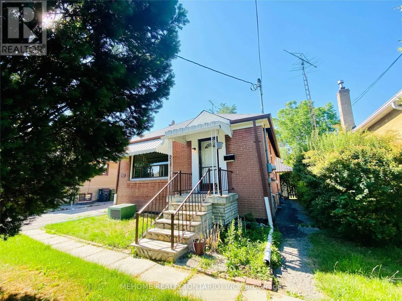 House for rent: 292 Poyntz Avenue, Toronto, Ontario M2N 1J9