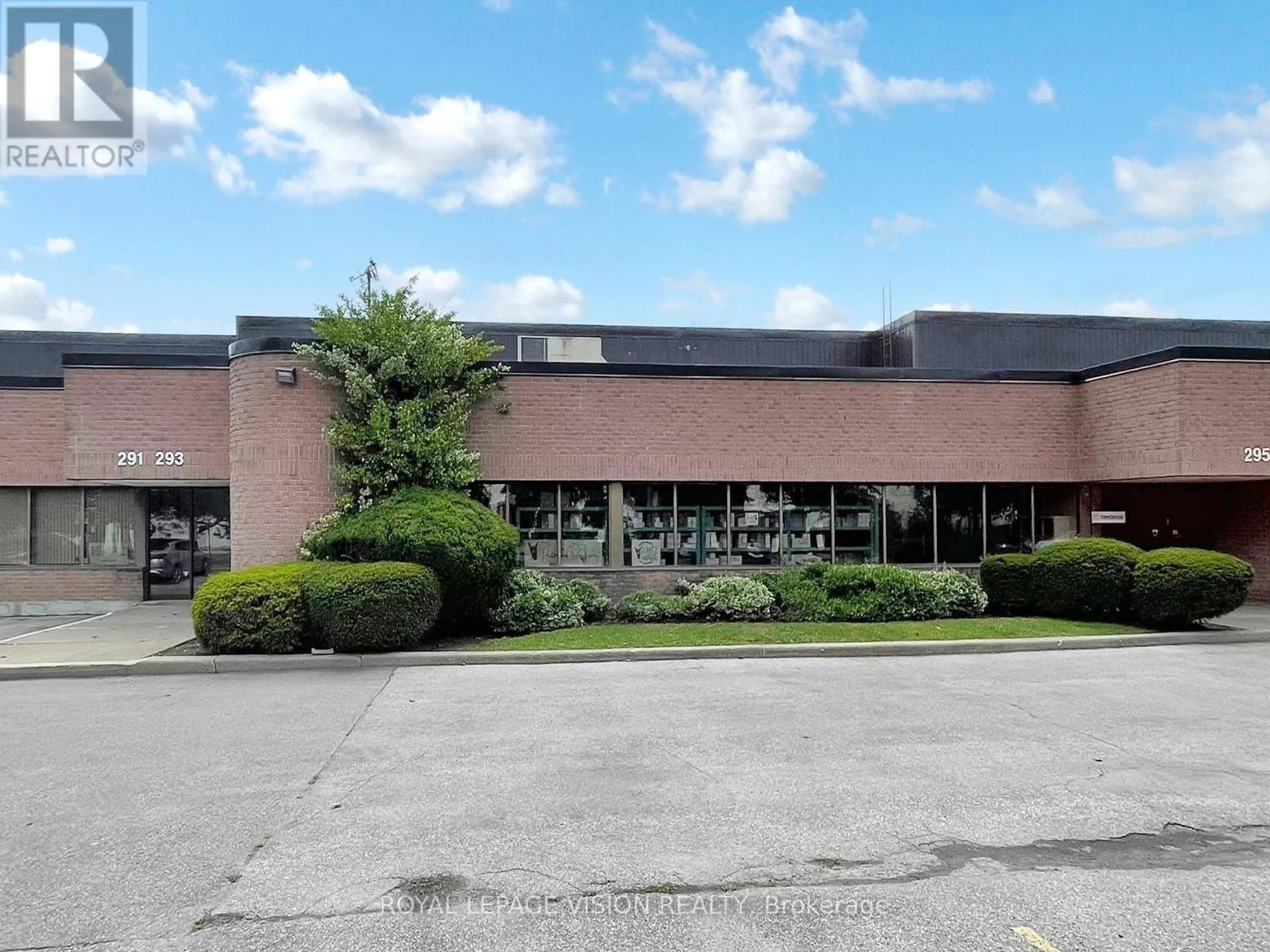 Warehouse for rent: 293 Clements Road W, Ajax, Ontario L1S 3W7