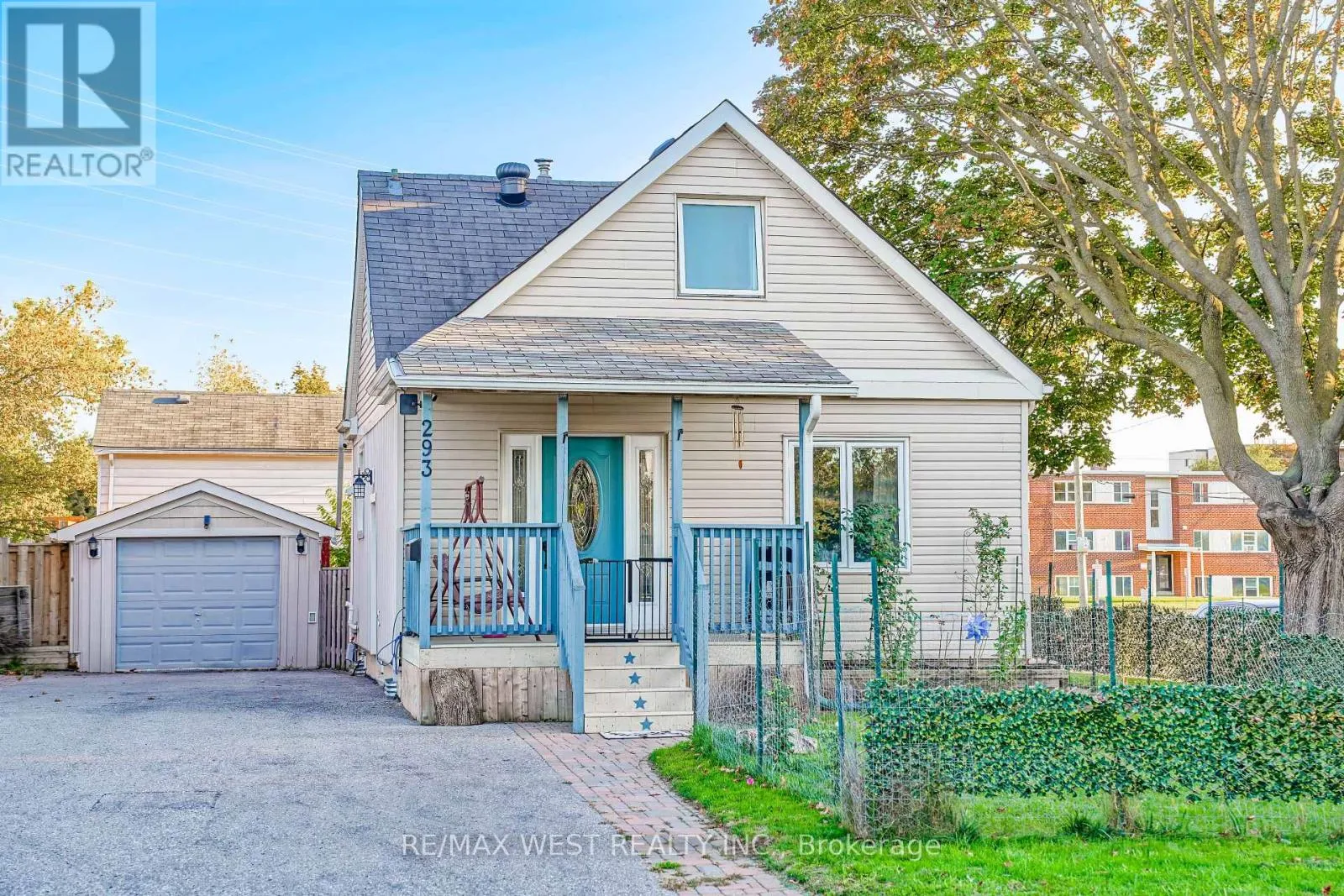 House for rent: 293 Frontenac Avenue, Oshawa, Ontario L1J 2A5