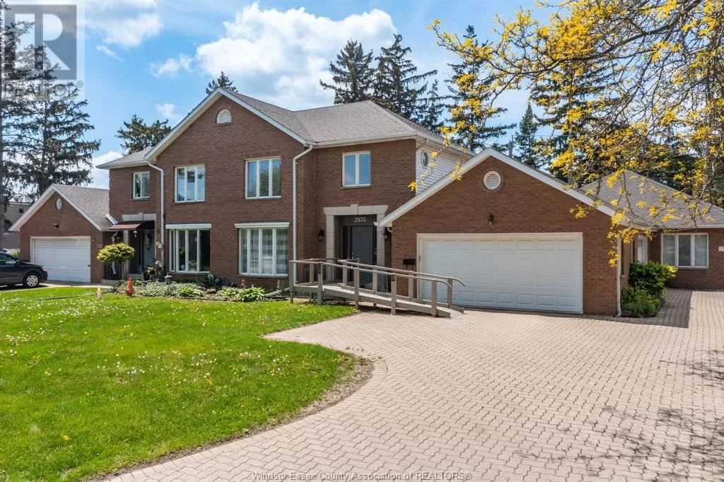 Row / Townhouse for rent: 2935 Mckay Unit# 2, Windsor, Ontario N9E 2R1