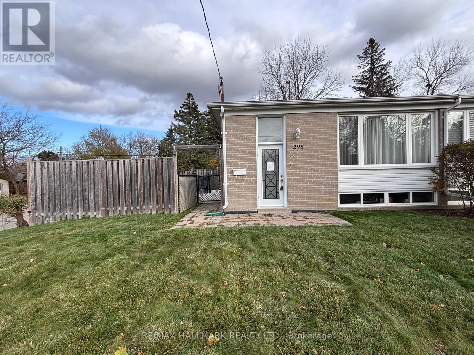 House for rent: 295 Blue Grass Boulevard, Richmond Hill, Ontario L4C 3H1