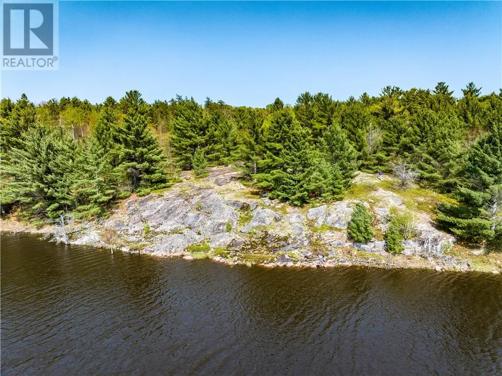 295 Lakeview Drive, Alban, Ontario P0M 1A0