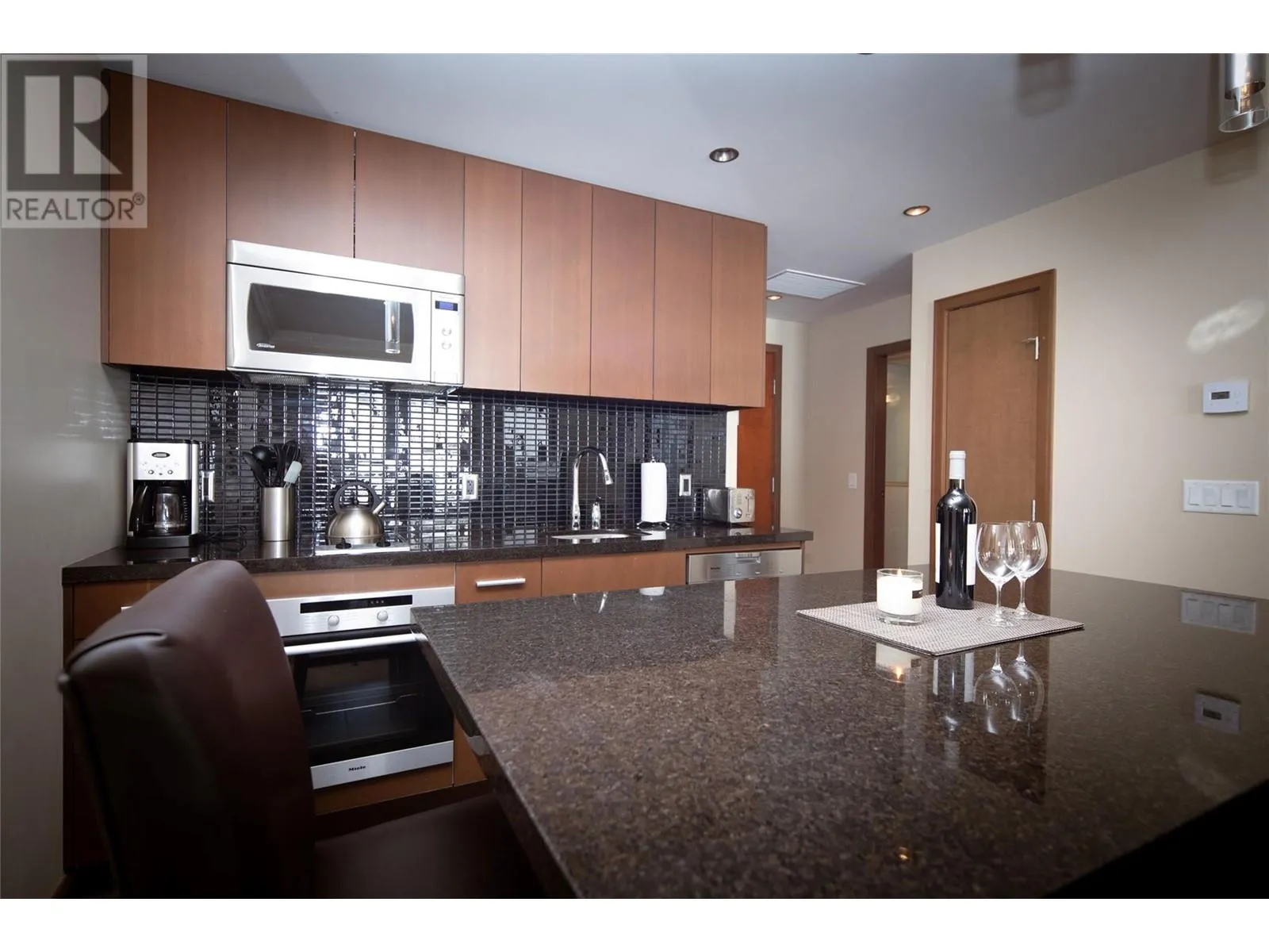 Apartment for rent: 2950 Camozzi Road Unit# 2533, Revelstoke, British Columbia V0E 2S0