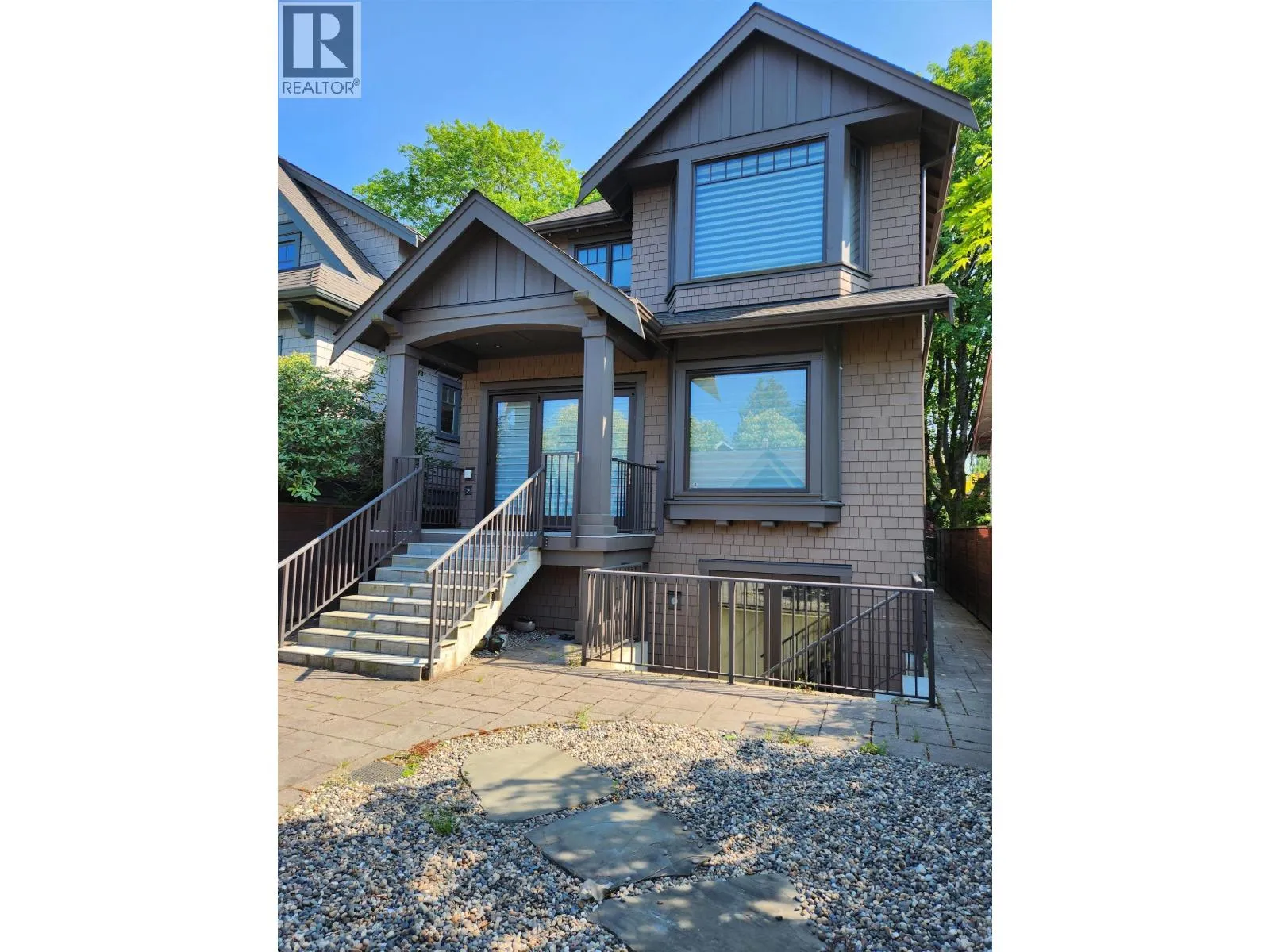 House for rent: 2955 W13 Ave W13 Avenue, Vancouver, British Columbia V6K 2T8