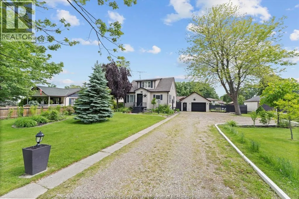 House for rent: 297 Talbot South, Essex, Ontario N8M 1C2