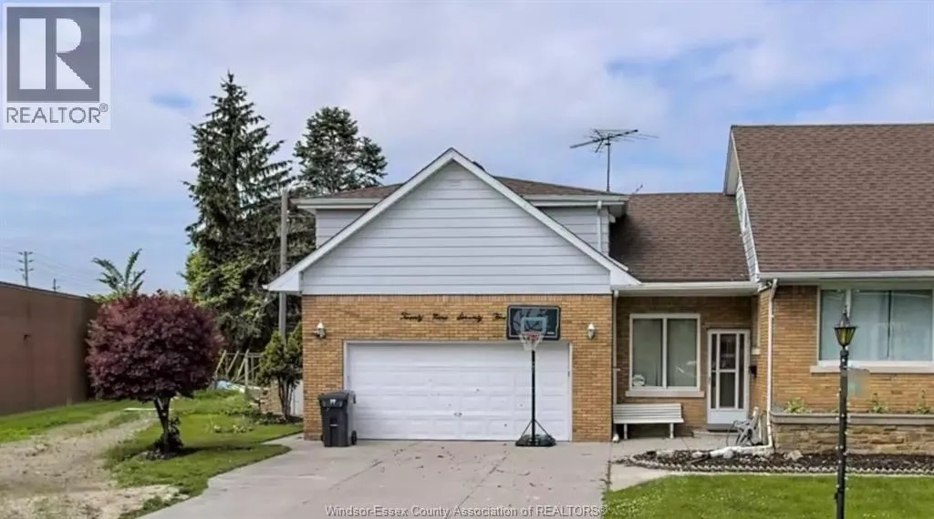 House for rent: 2975 Curry Avenue Unit# 3, Windsor, Ontario N9E 2S9