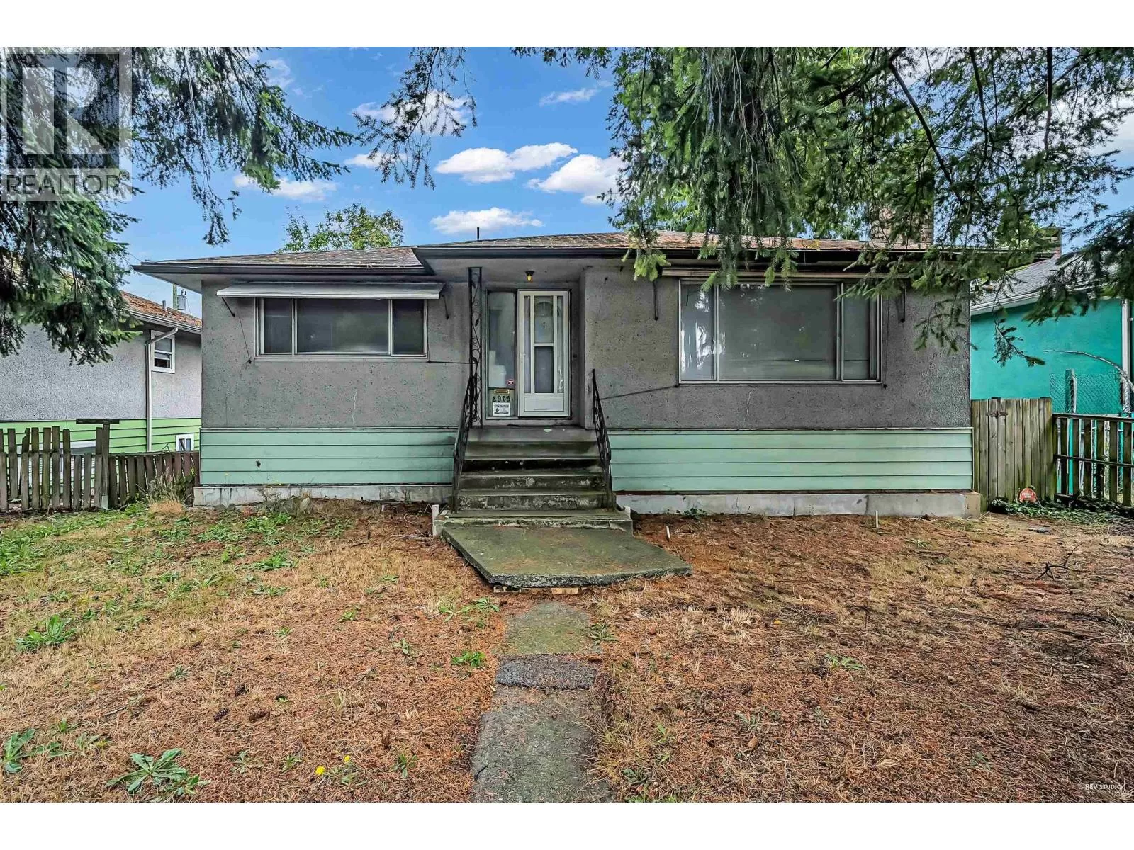 House for rent: 2975 E 41st Avenue, Vancouver, British Columbia V5R 2X7