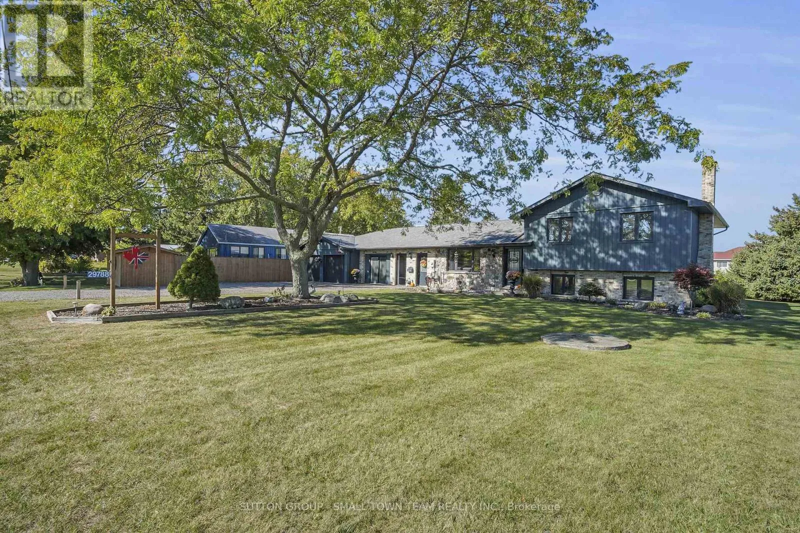 House for rent: 29788 Talbot Line, Dutton/Dunwich, Ontario N0L 2M0