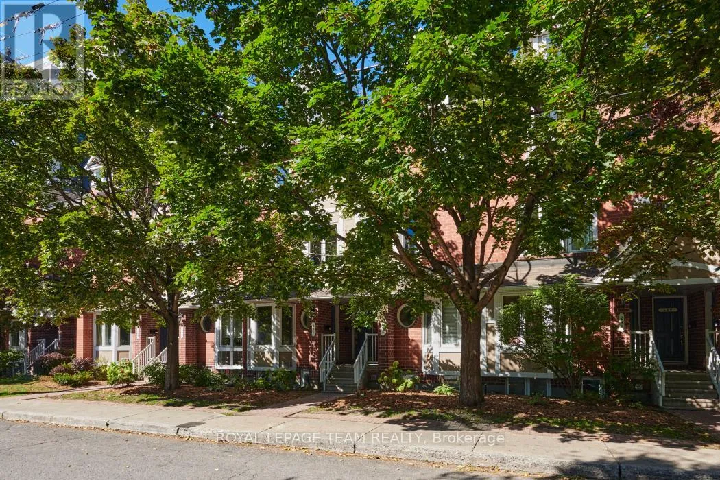 Row / Townhouse for rent: 299 Nepean Street, Ottawa, Ontario K1R 5G2