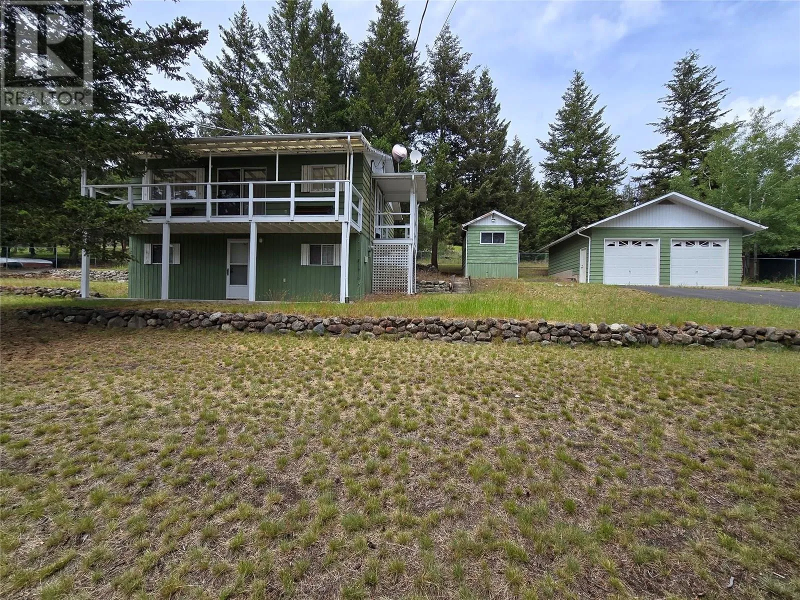 House for rent: 2997 Stevens Road, Loon Lake, British Columbia V0K 1H1