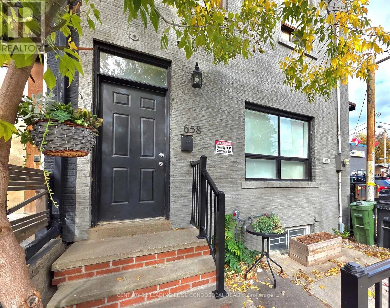 Row / Townhouse for rent: 2b - 658 Dundas Street W, Toronto, Ontario M5T 1H9