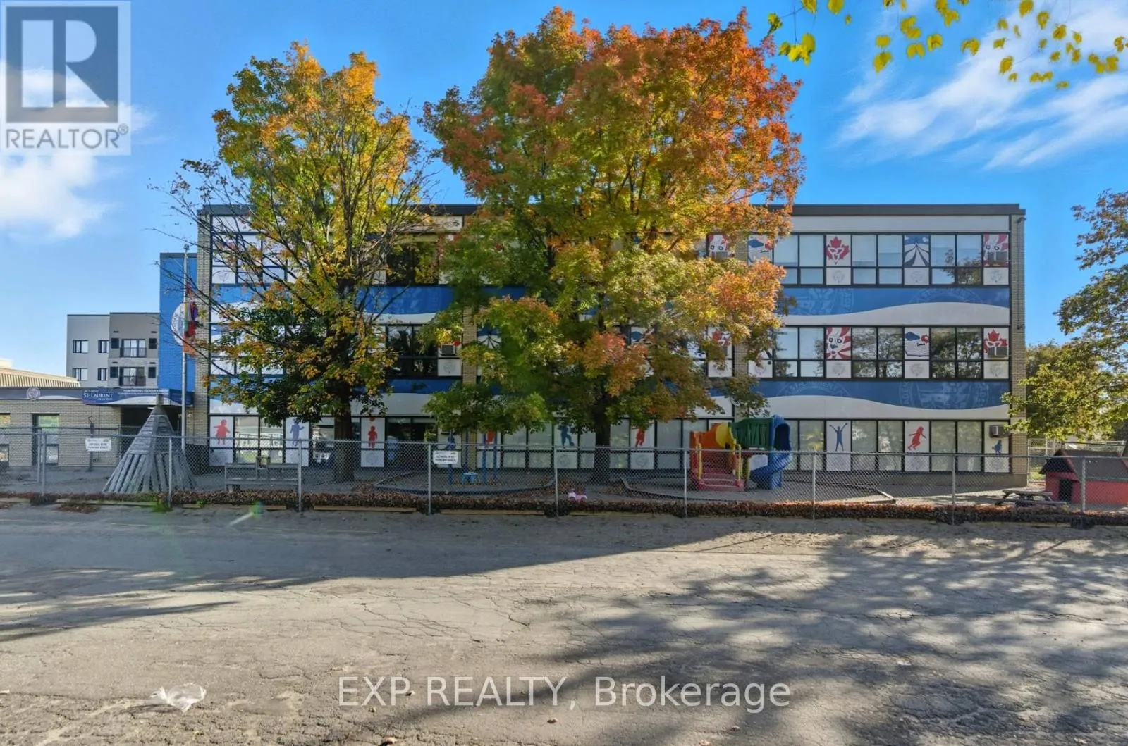 2nd & 3rd Floor - 641 Sladen Avenue, Ottawa, Ontario K1K 0X4