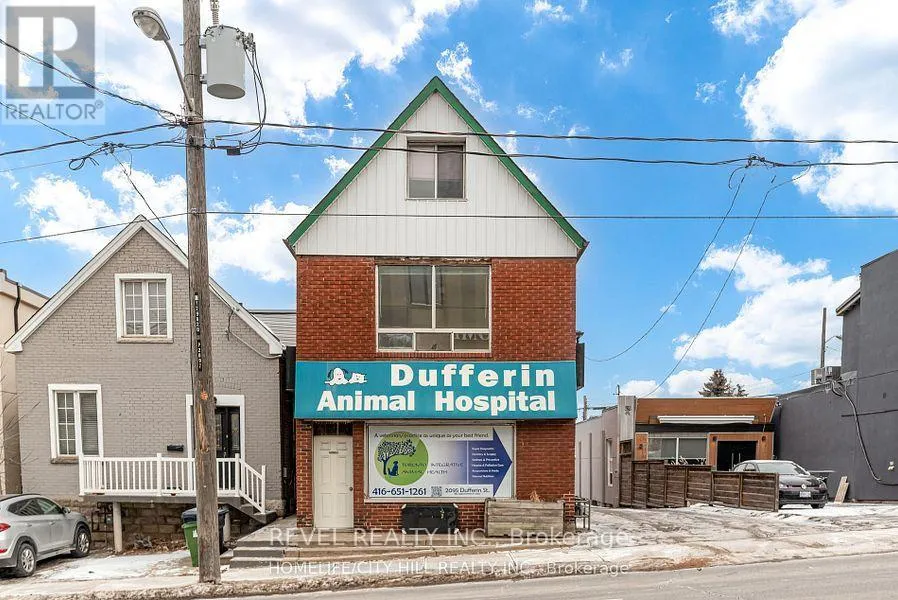 Duplex for rent: 2nd Floor - 2095 Dufferin Street N, Toronto, Ontario M6E 3R3