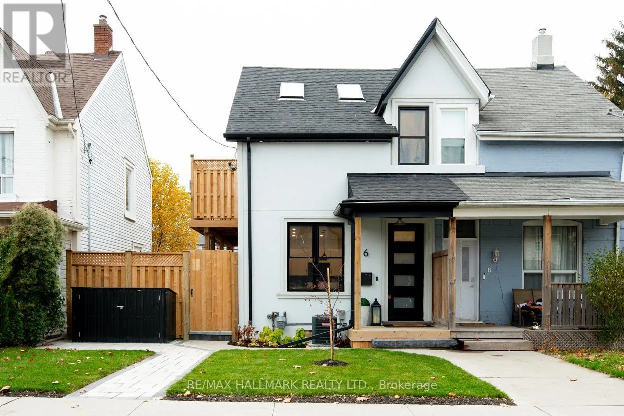 House for rent: 2nd Floor - 6 Luttrell Avenue, Toronto, Ontario M4C 5E3