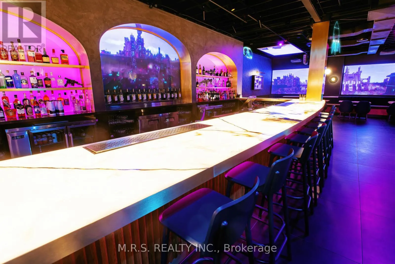 2nd Floor - 739 Queen Street W, Toronto, Ontario M6J 1G1