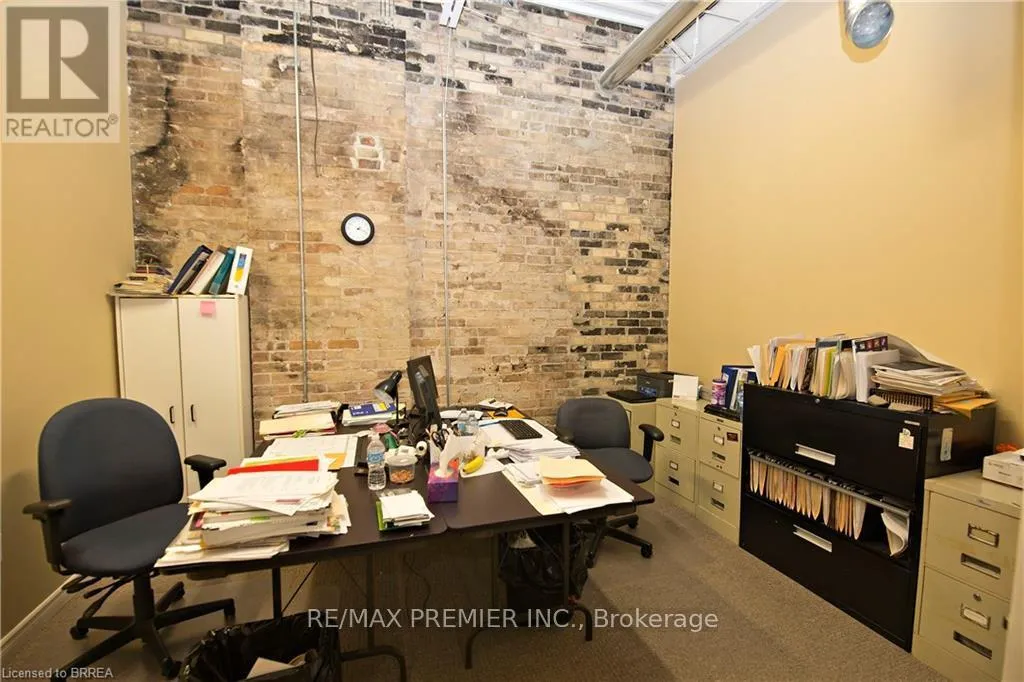 2nd Flr - 44 Market Street, Brantford, Ontario N3T 2Z5