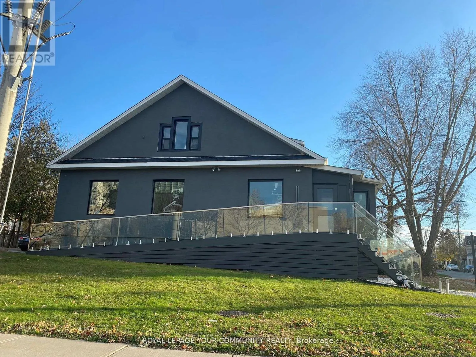 Offices for rent: 2nd Flr - 53 Prospect Street, Newmarket, Ontario L3Y 3T1