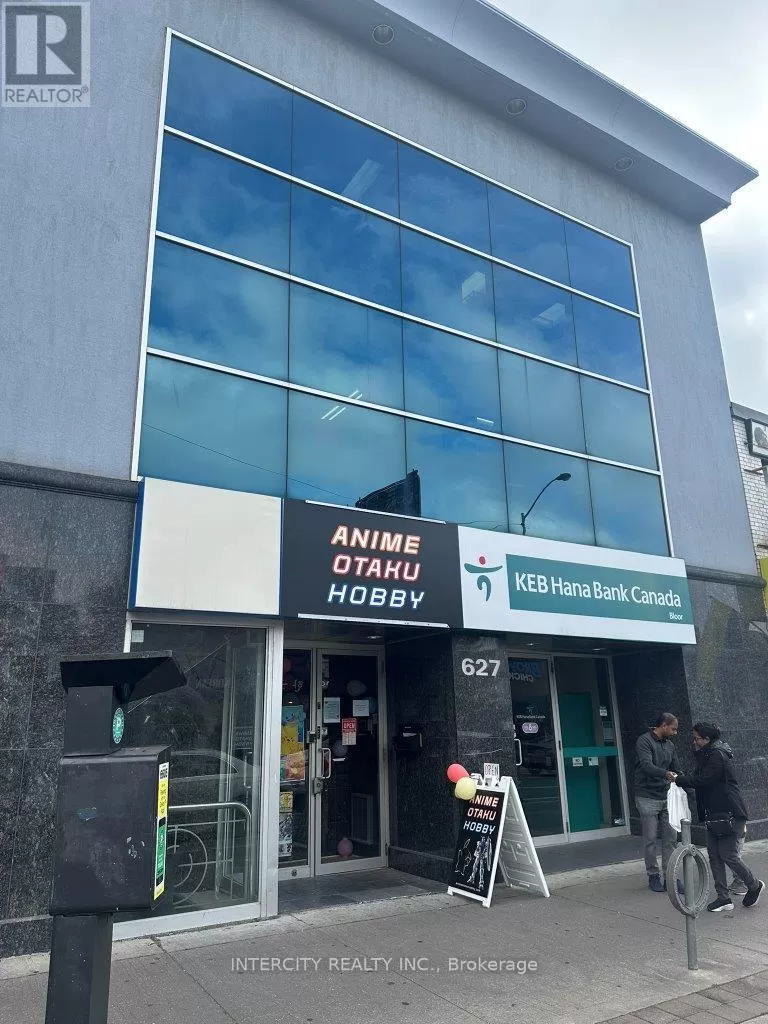 Offices for rent: 2nd Flr - 627 Bloor Street W, Toronto, Ontario M6G 1K8