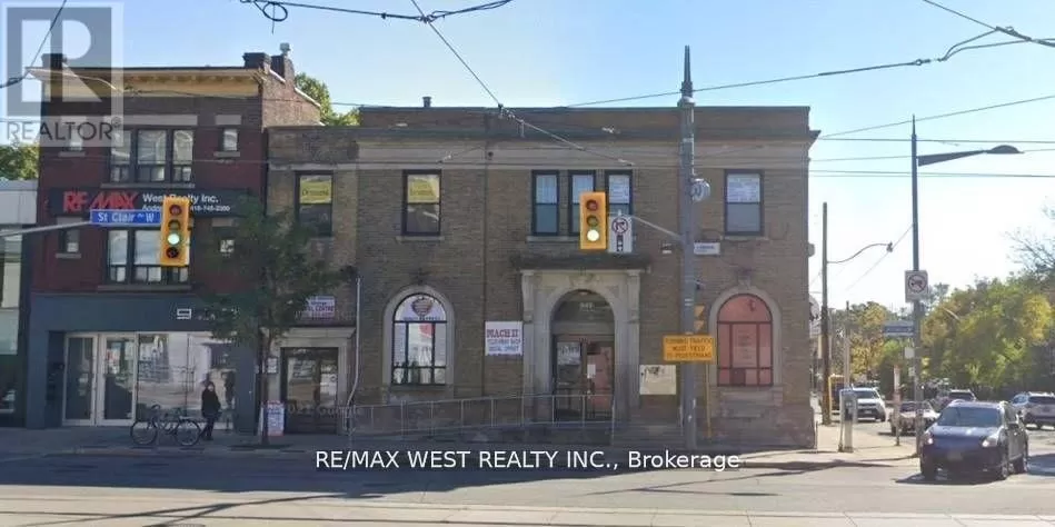 Offices for rent: 2nd Flr - 949 St Clair Avenue W, Toronto, Ontario M6C 1C7