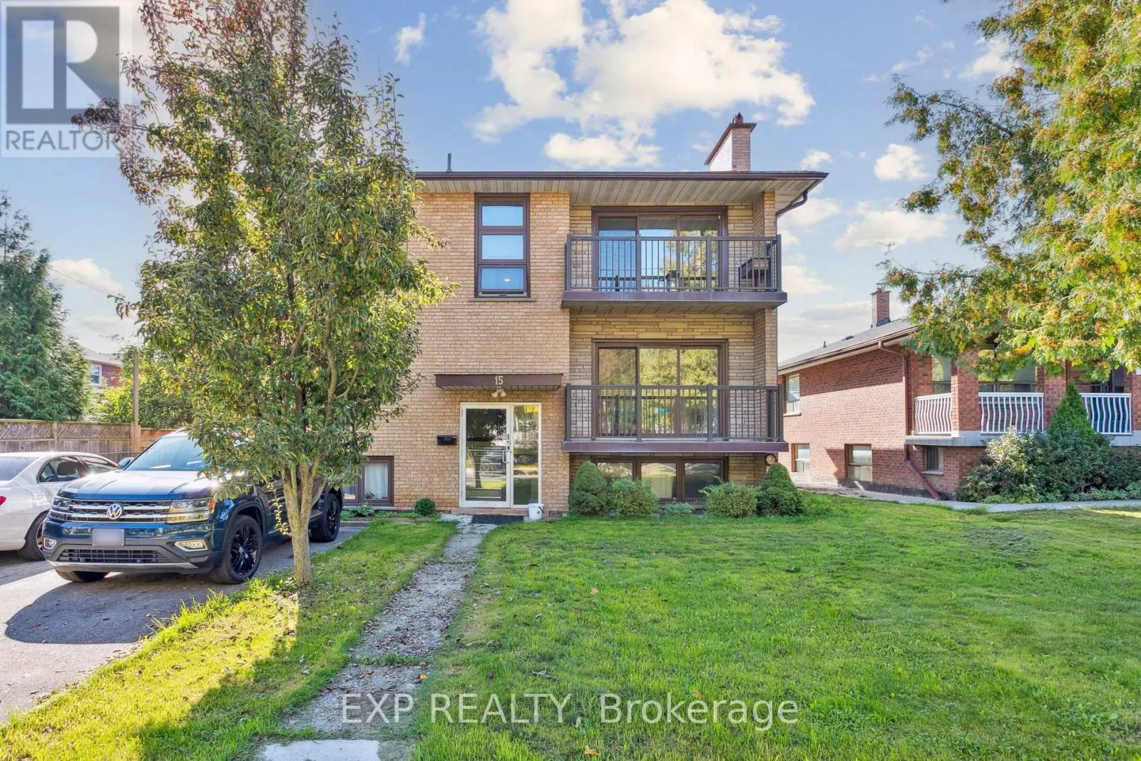 Triplex for rent: 2nd Level - 15 Carnation Avenue, Toronto, Ontario M8V 2J8