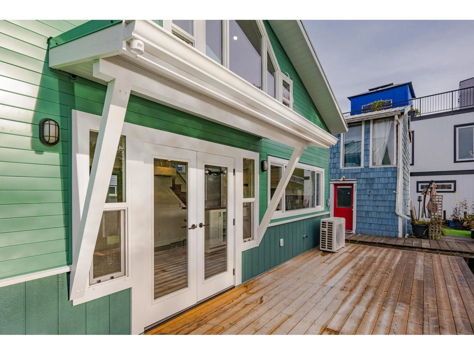 2w 20837 Louie Crescent, Langley, British Columbia V1M 3H7