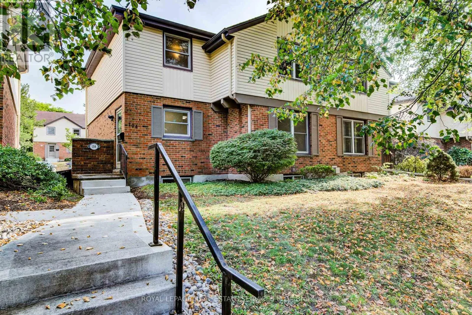 Row / Townhouse for rent: 3 - 104 Mcdougall Road, Waterloo, Ontario N2L 5C5