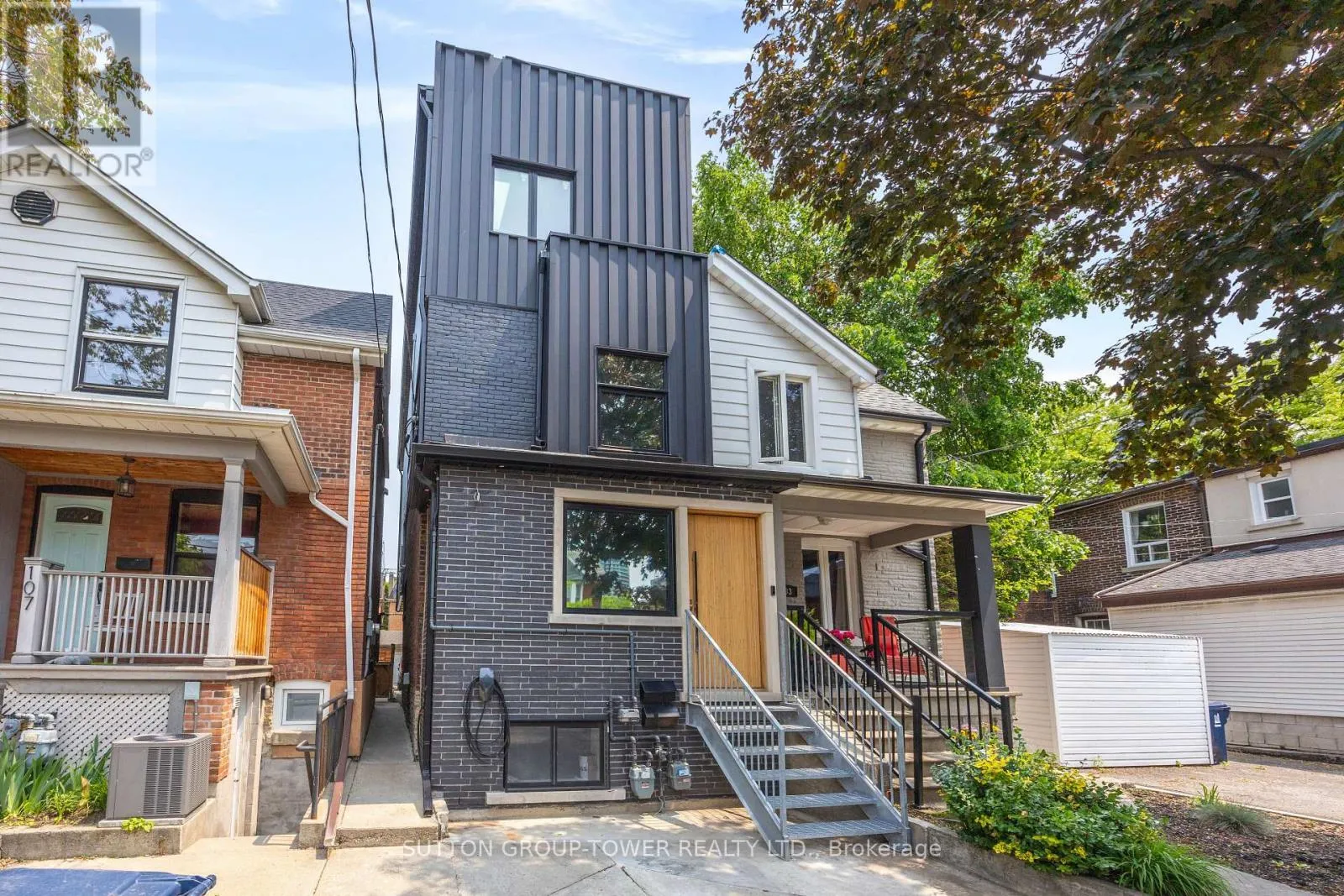 Triplex for rent: 3 - 105 Campbell Avenue, Toronto, Ontario M6P 3V1