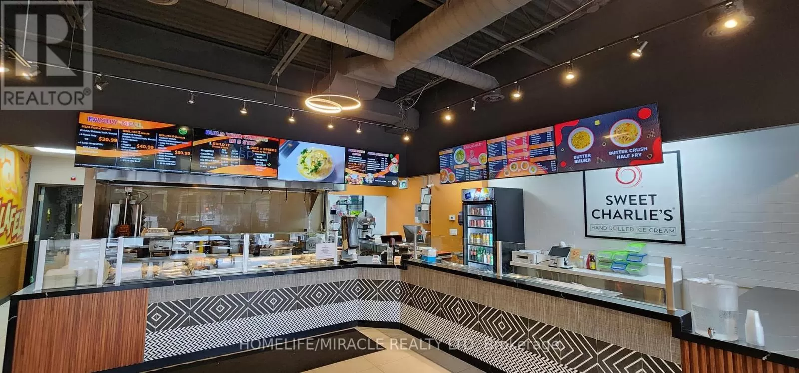 3 - 1180 Simcoe Street N, Oshawa, Ontario L1G 4W8