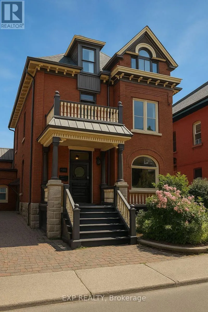 Triplex for rent: 3 - 12 Somerset Street W, Ottawa, Ontario K2P 0H4