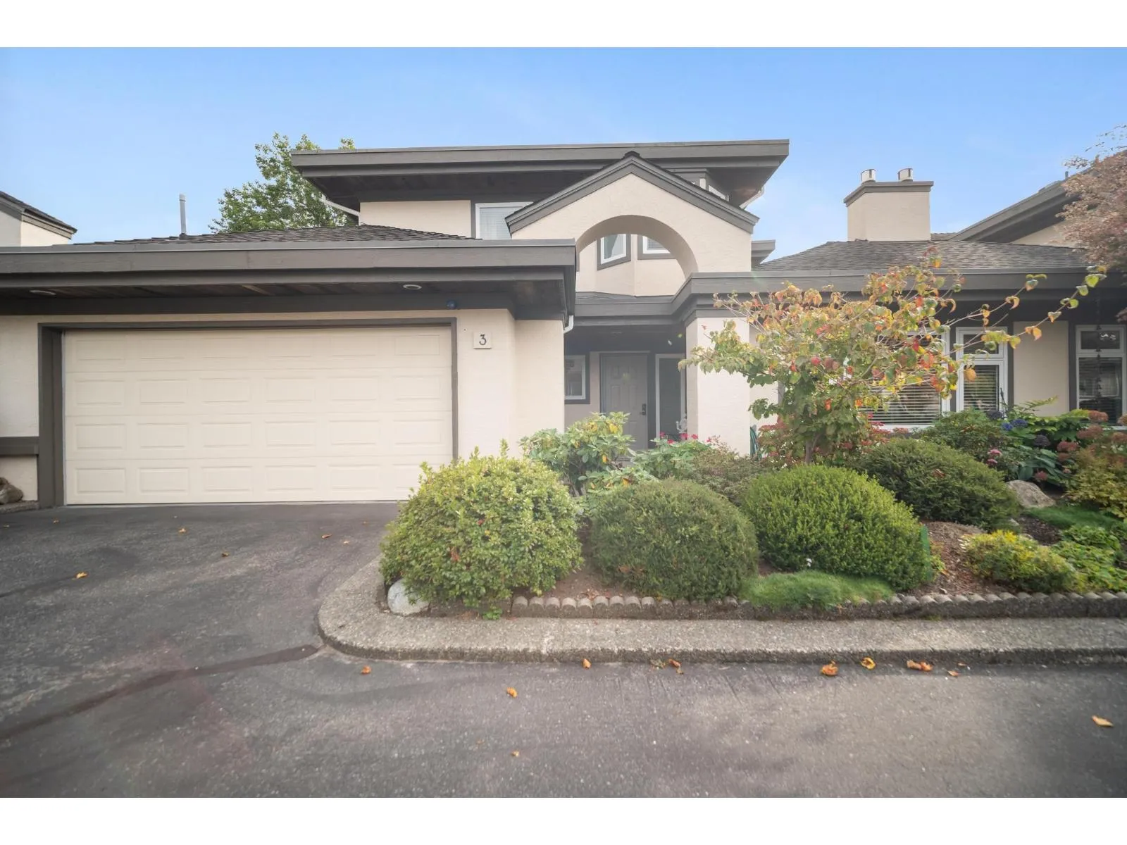 Row / Townhouse for rent: 3 12969 17 Avenue, Surrey, British Columbia V4A 8T3