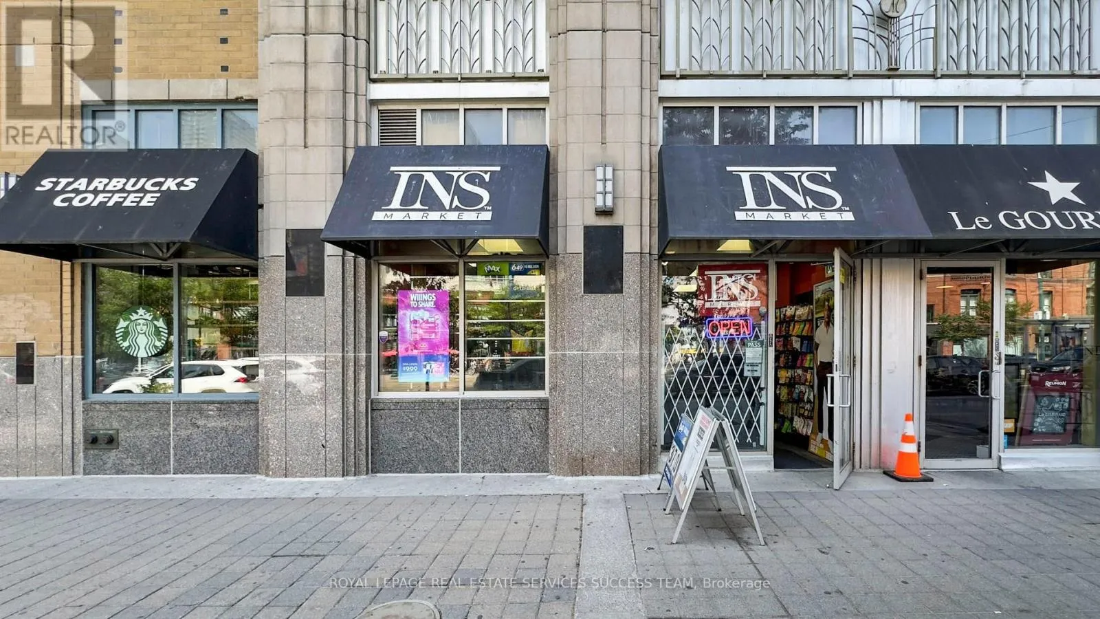 3 - 148 Spadina Avenue, Toronto, Ontario M5V 2L8