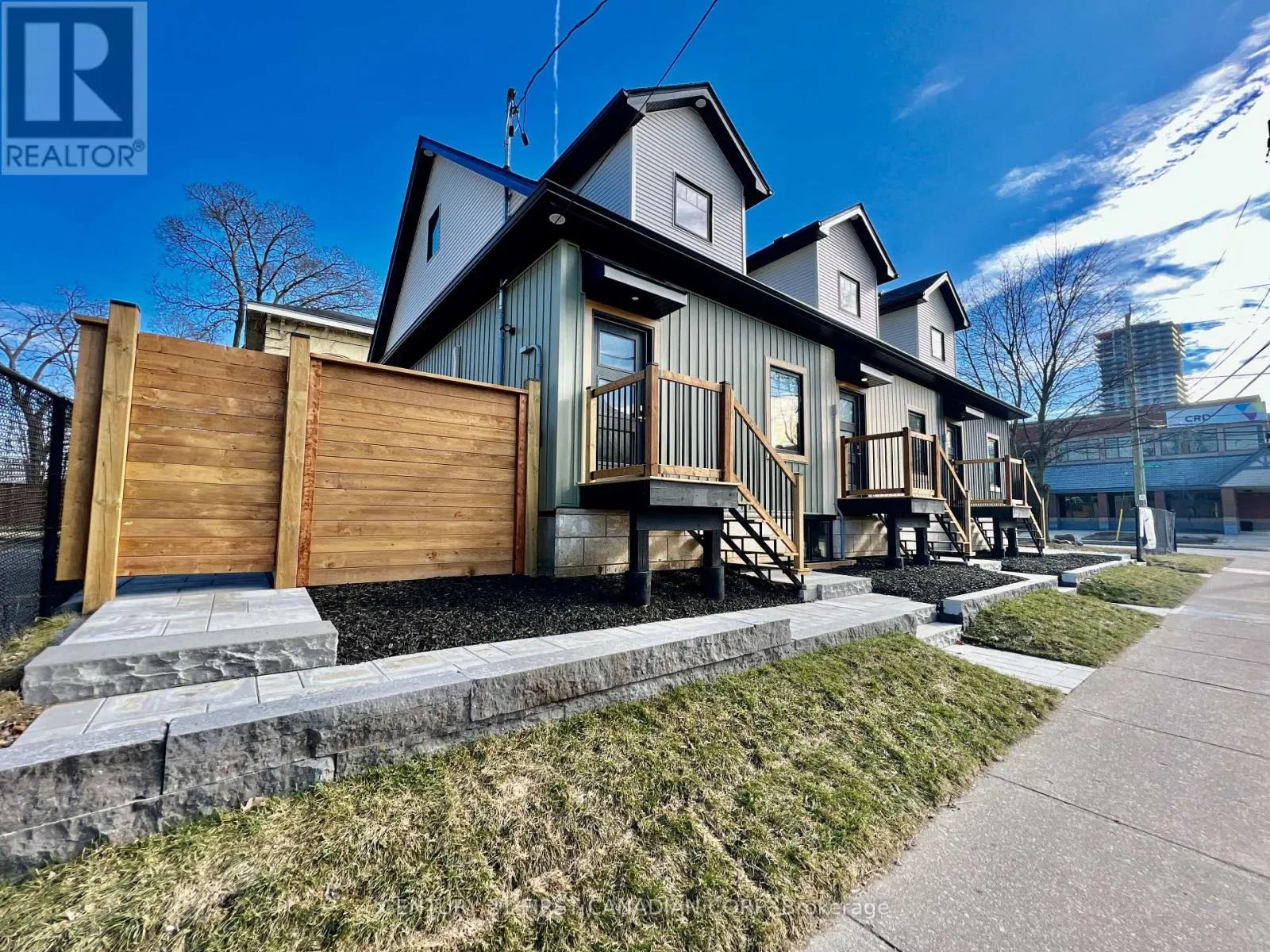 Row / Townhouse for rent: 3 - 166 Central Avenue, London East, Ontario N6A 1M7