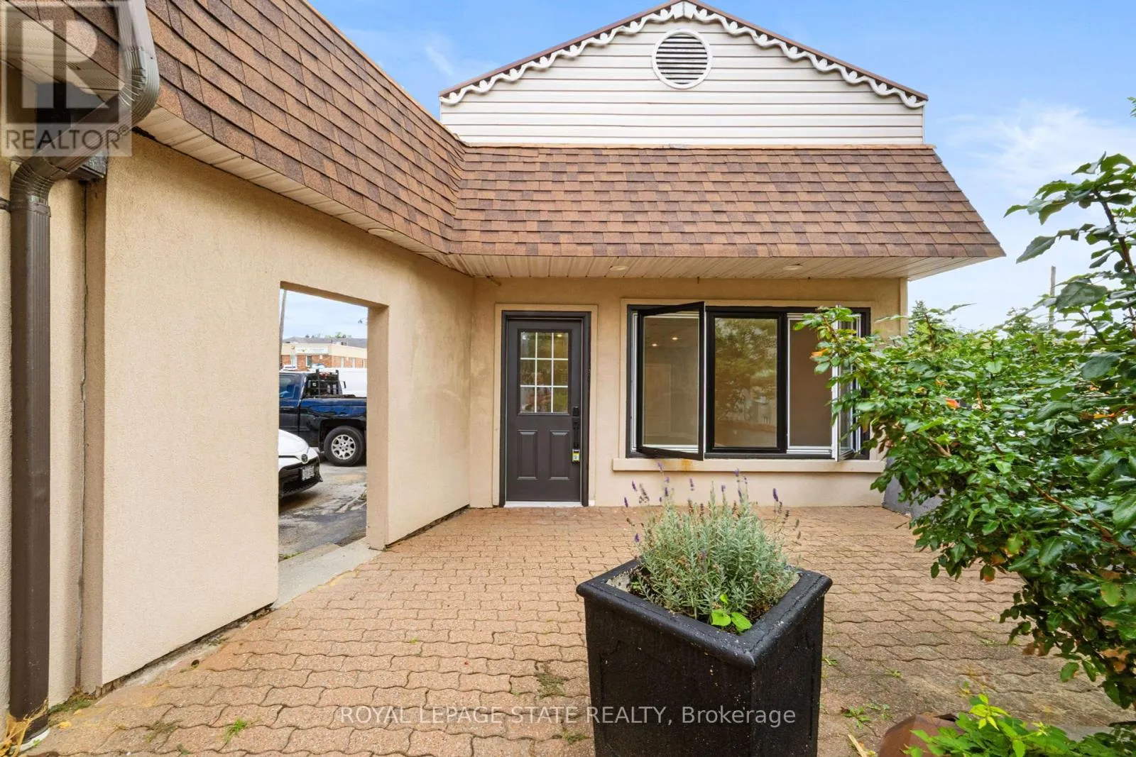 3 - 19 Main Street S, Hamilton, Ontario L0R 2H0