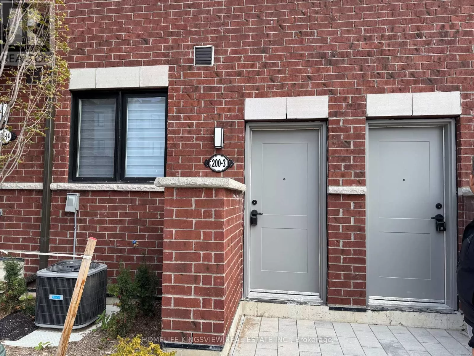 Retail for rent: 3 - 200 Dissette Street, Bradford West Gwillimbury, Ontario L3Z 3G8