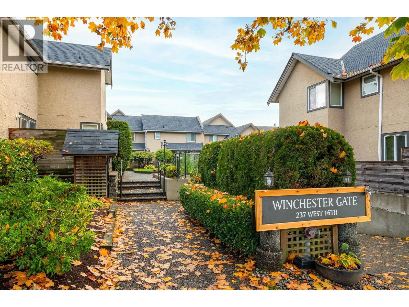 Row / Townhouse for rent: 3 237 W 16th Street, North Vancouver, British Columbia V7M 1T7