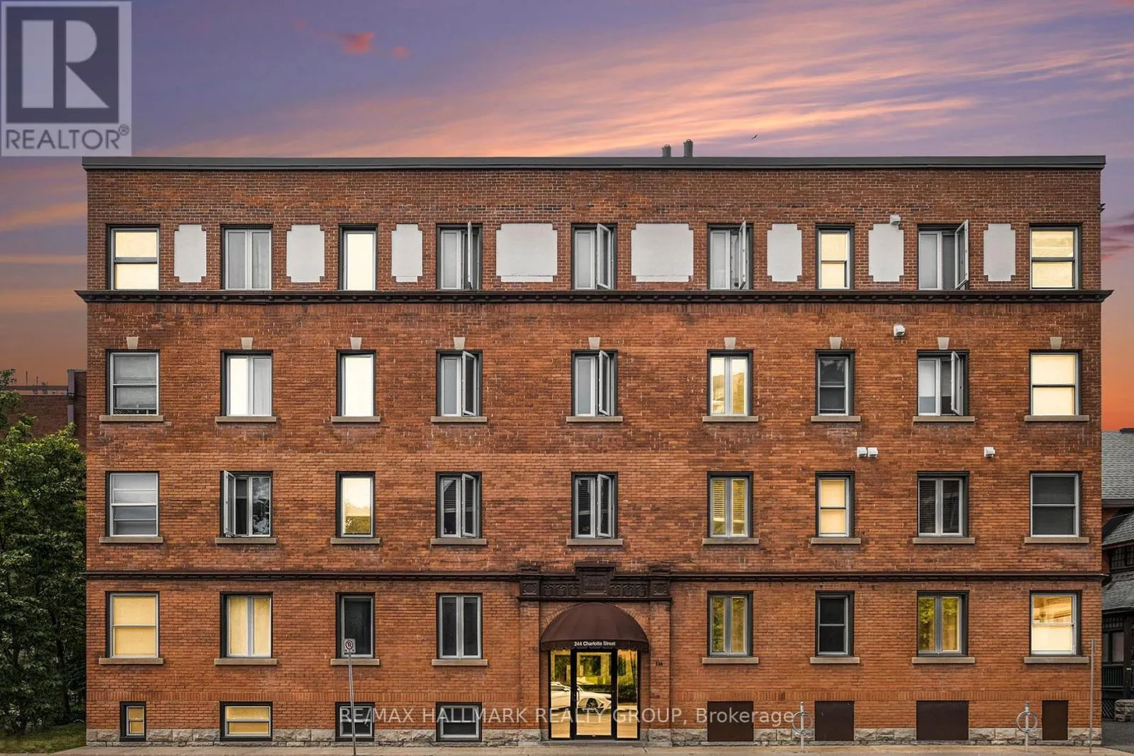 Apartment for rent: 3 - 244 Charlotte Street, Ottawa, Ontario K1N 8L3