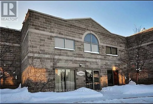 Warehouse for rent: 3 - 3 Progress Drive, Orillia, Ontario L3V 0T7