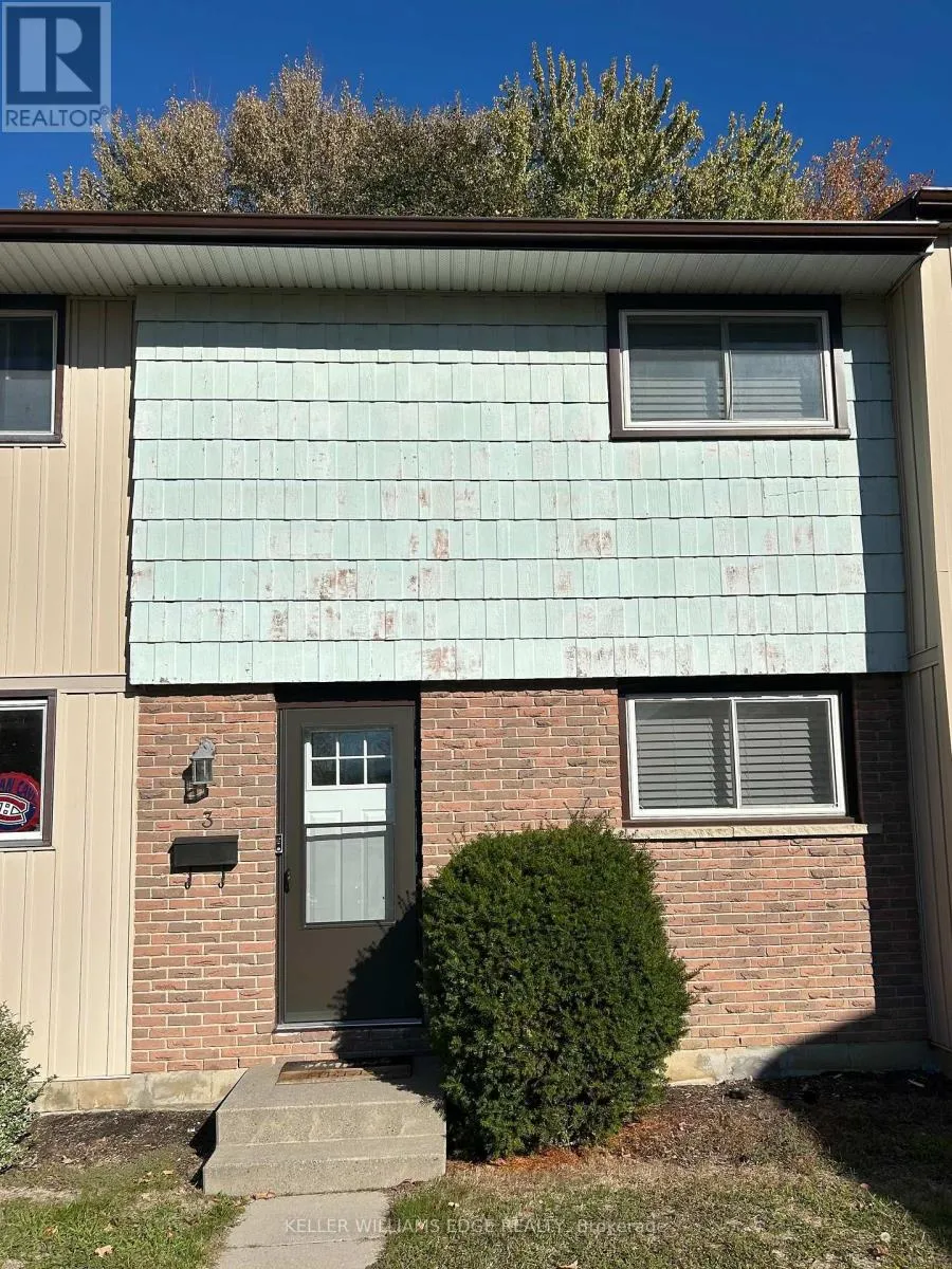 Row / Townhouse for rent: 3 - 3 Tiffany Place, Quinte West, Ontario K8V 6A3