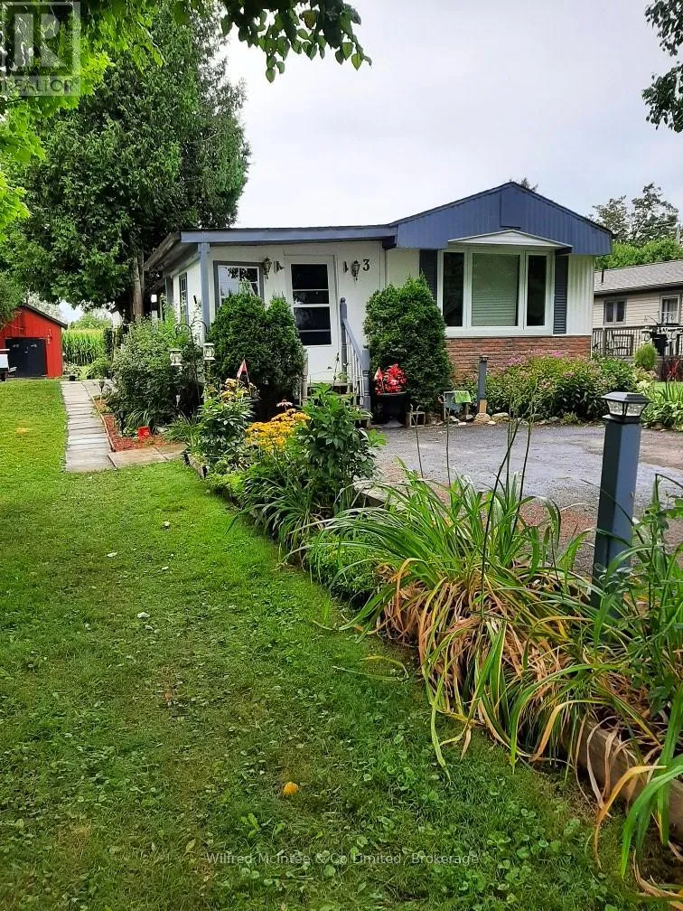 Mobile Home for rent: 3 - 302694 Douglas Street, West Grey, Ontario N0G 1R0