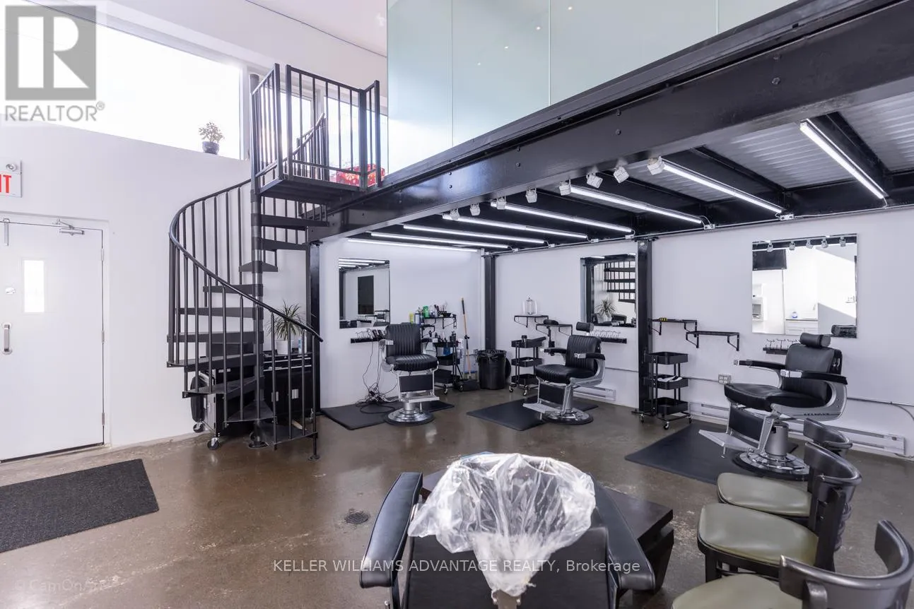 3 - 374-376 Bathurst Street, Toronto, Ontario M5T 2S6